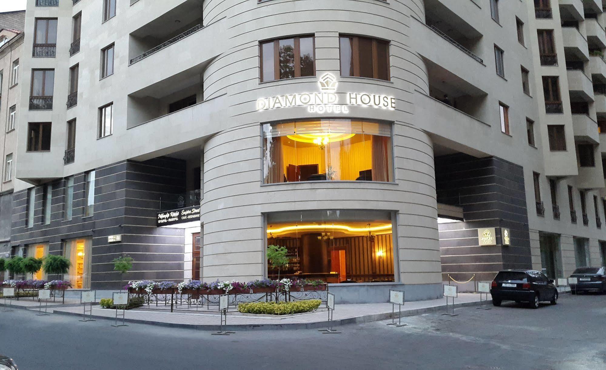 Diamond Hotel Yerevan Bagian luar foto